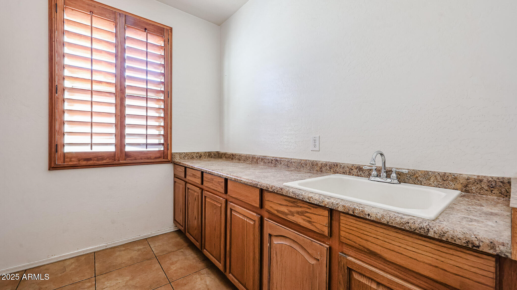 7015 West Southgate Avenue Phoenix, AZ 85043 - Photo 15 of 55 B (10)