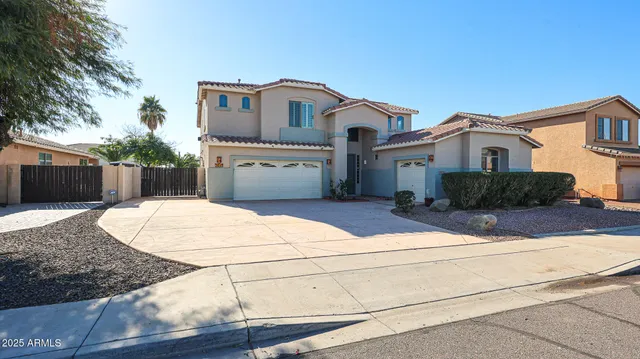 $3,095 | 7015 West Southgate Avenue, Phoenix, AZ 85043