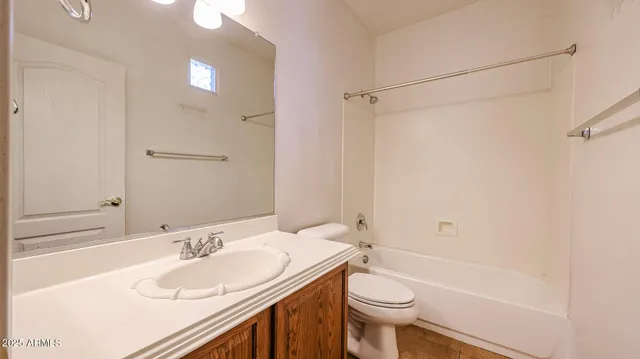 $3,095 | 7015 West Southgate Avenue, Phoenix, AZ 85043