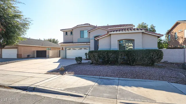 $3,095 | 7015 West Southgate Avenue, Phoenix, AZ 85043