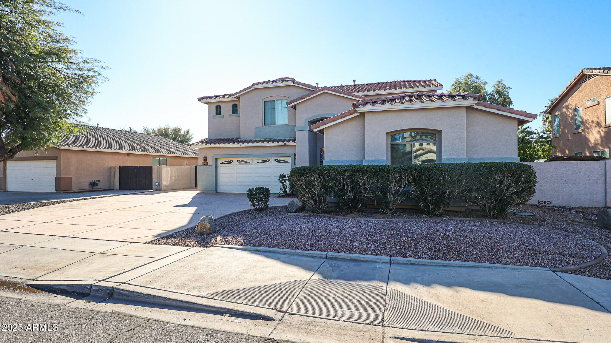 7015 West Southgate Avenue Phoenix, AZ 85043 - Photo 4 of 55 A (4)