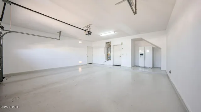 $3,095 | 7015 West Southgate Avenue, Phoenix, AZ 85043