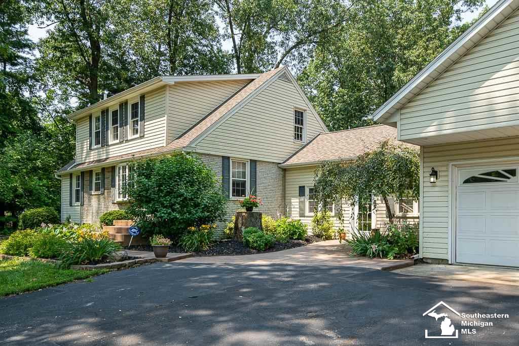 4080 Smith Road Lambertville, MI 48144 - Photo 4 of 47 50047348-3.JPG
