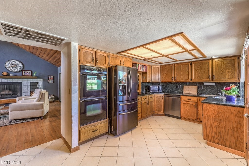 3265 South Lindell Road Las Vegas, NV 89146 - Photo 13 of 38 Gallery Image 13