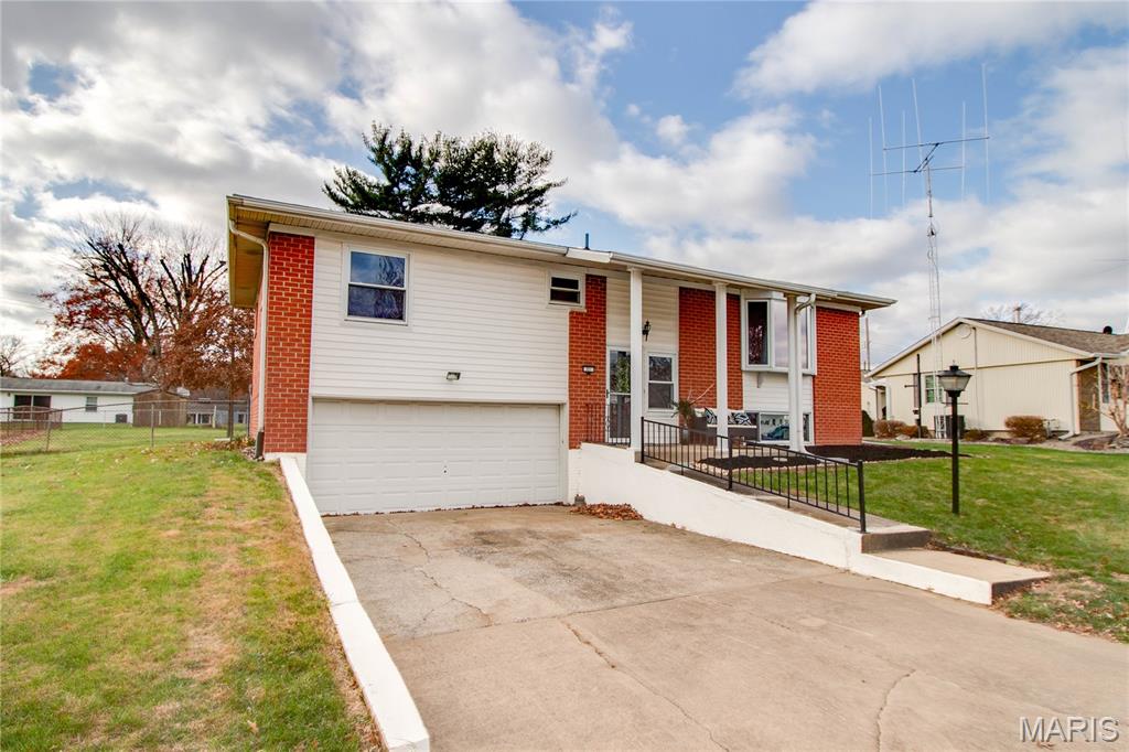 321 Mercury Drive Godfrey, IL 62035 - Photo 2 of 42