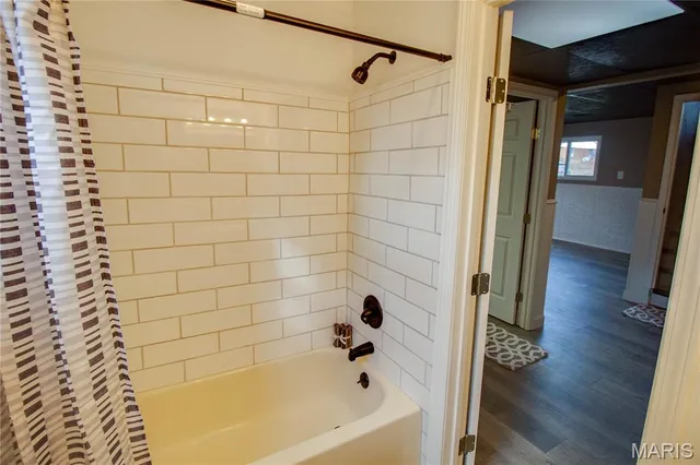 $225,000 | 321 Mercury Drive, Godfrey, IL 62035