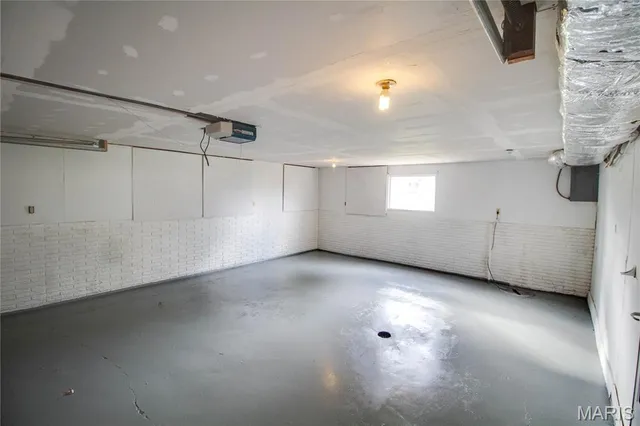 $225,000 | 321 Mercury Drive, Godfrey, IL 62035