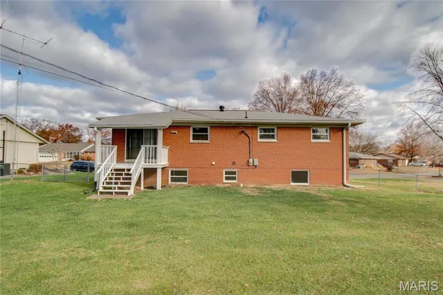 $225,000 | 321 Mercury Drive, Godfrey, IL 62035