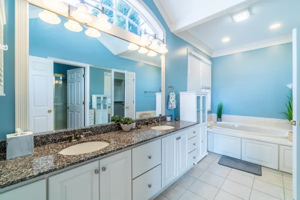 $625,000 | 12027 Sycamore Lakes Court, Fort Wayne, IN 46814