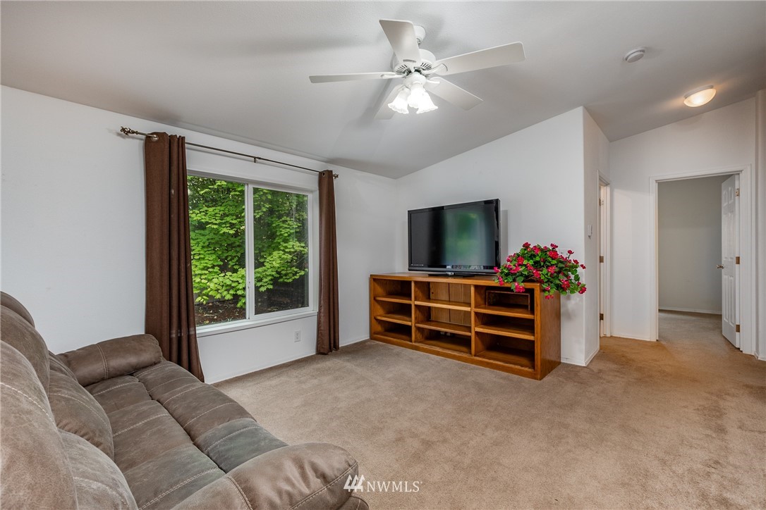 1428 North View Road Oak Harbor, WA 98277 - Photo 11 of 32 Gallery Image 11