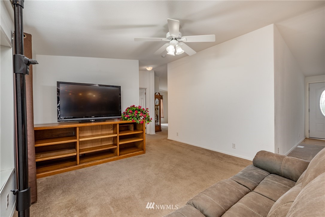 1428 North View Road Oak Harbor, WA 98277 - Photo 12 of 32 Gallery Image 12
