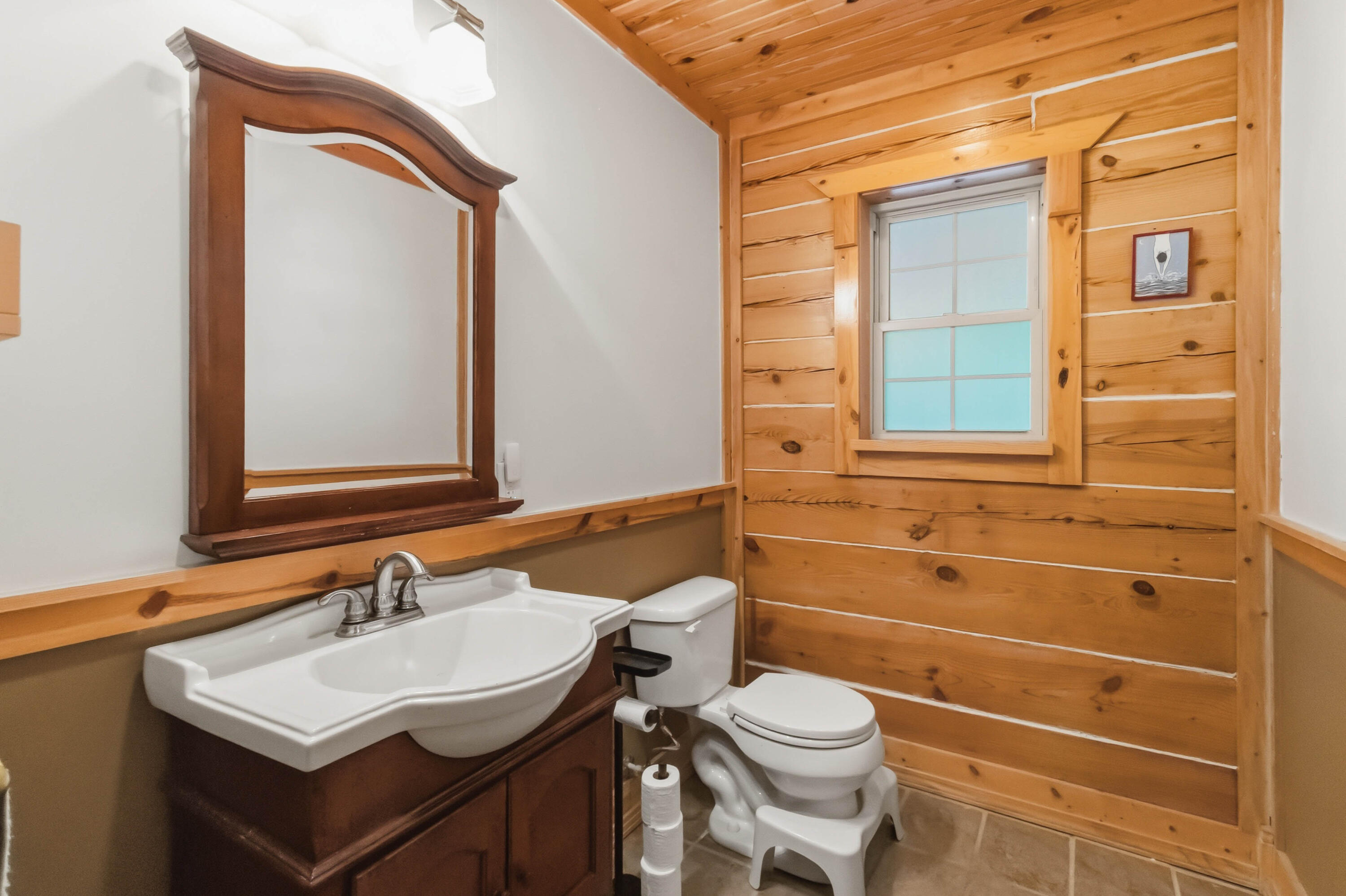 2391 Disputanta Road Mount Vernon, KY 40456 - Photo 26 of 61 Half Bathroom