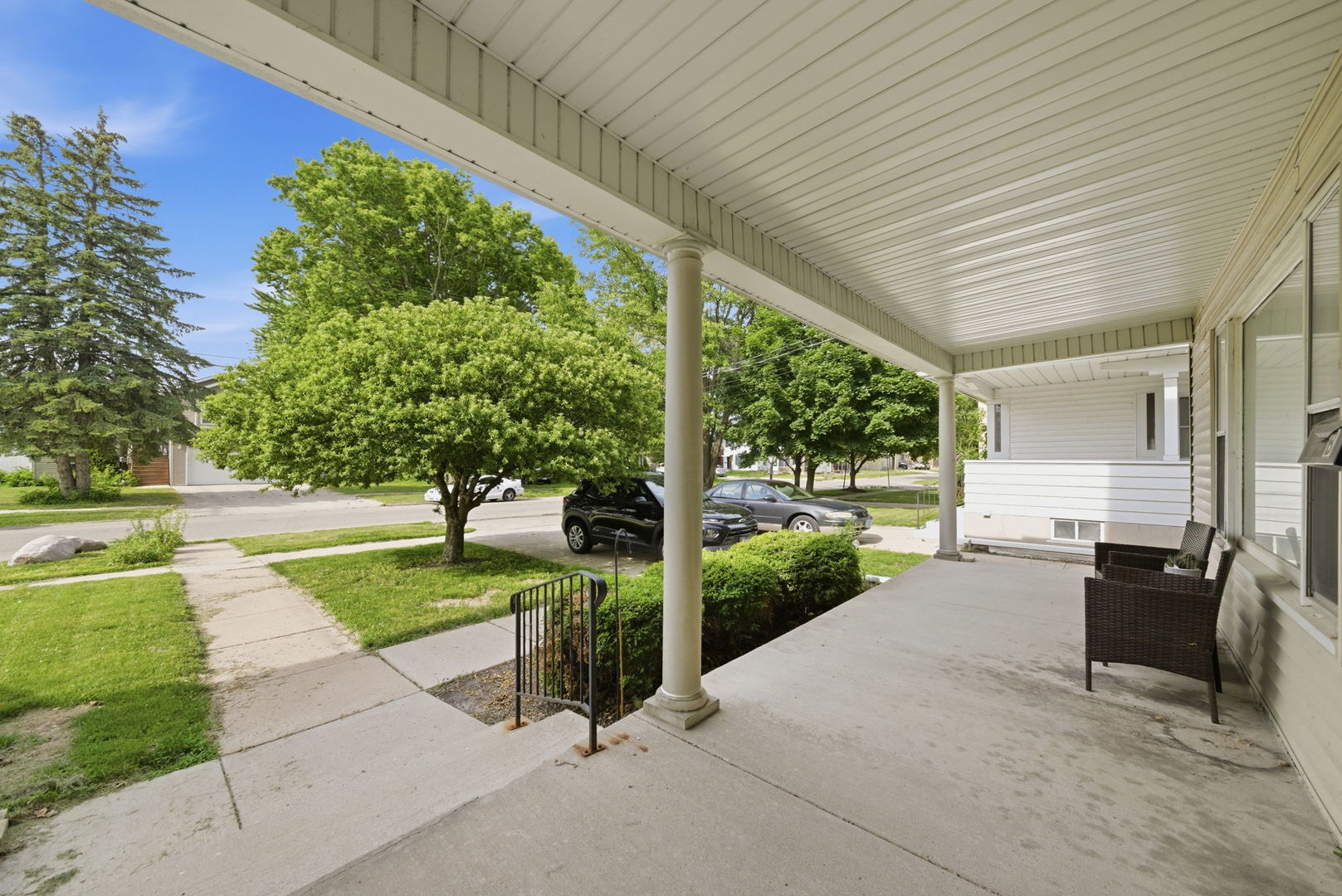 613 Webster Street Ottawa, IL 61350 - Photo 2 of 26