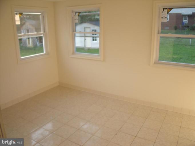 1616 Neely Road Silver Spring, MD 20903 - Photo 14 of 30 Sunroom