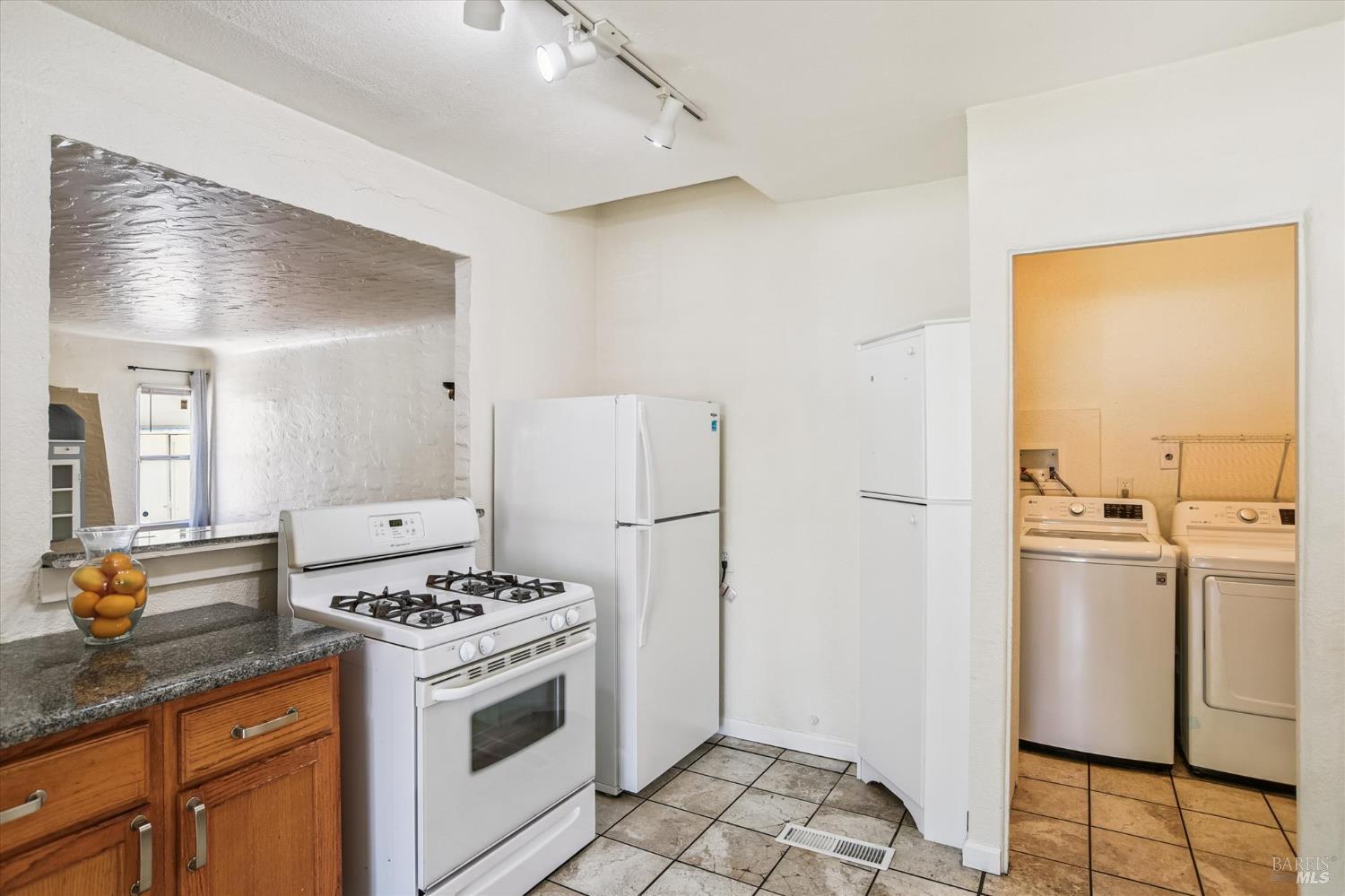 853 Benicia Road Vallejo, CA 94591 - Photo 11 of 30