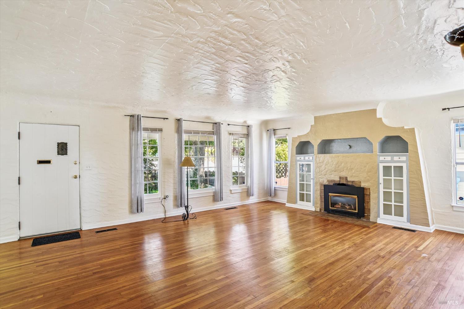 853 Benicia Road Vallejo, CA 94591 - Photo 4 of 30