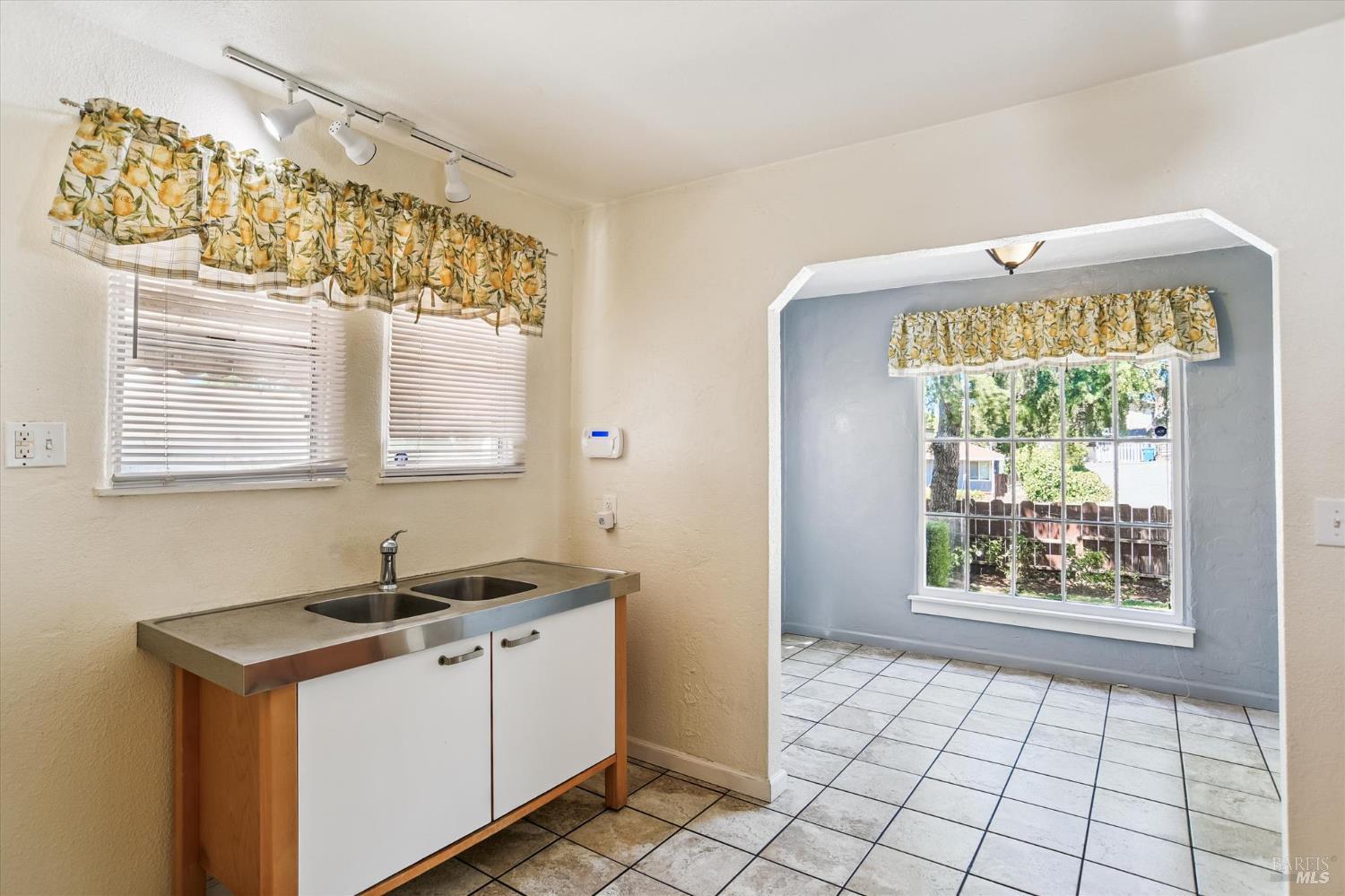 853 Benicia Road Vallejo, CA 94591 - Photo 8 of 30