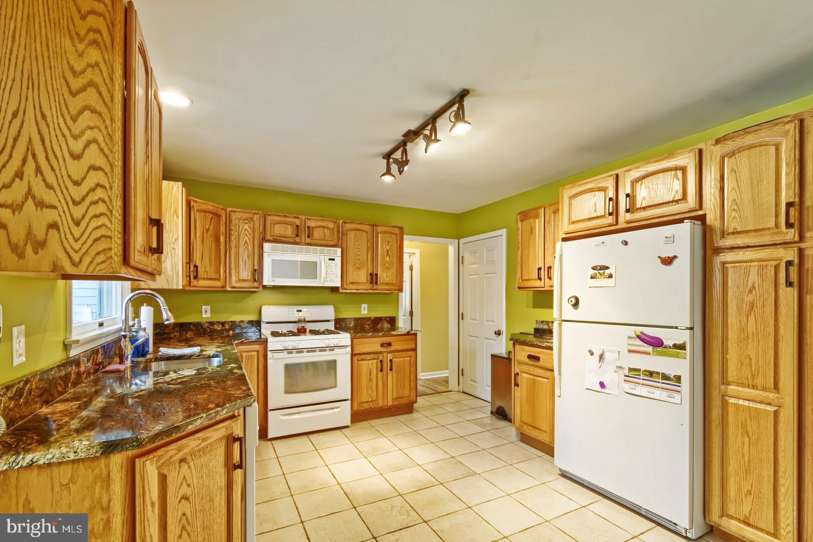 116 Eayrestown Road Southampton, NJ 08088 - Photo 8 of 33