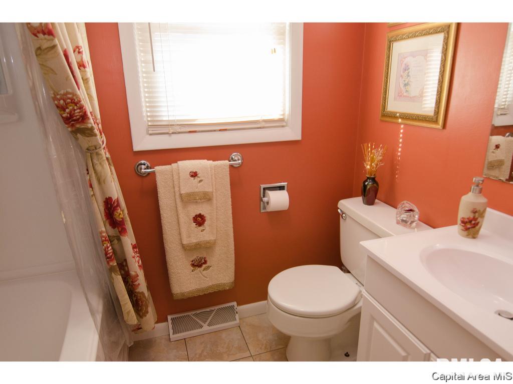 701 St Mary's Avenue Springfield, IL 62702 - Photo 9 of 21 Gallery Image 9