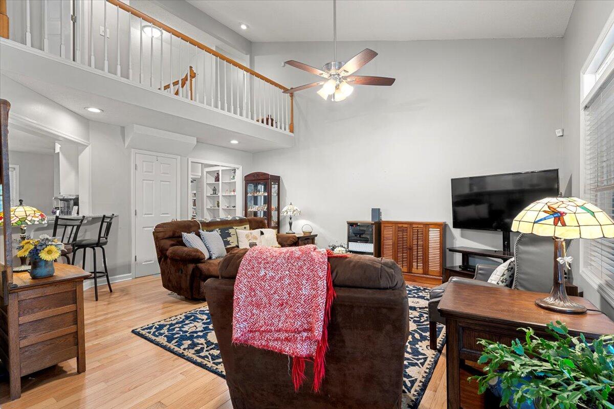 310 Silverhill Road Walterboro, SC 29488 - Photo 13 of 70 Large Family Room