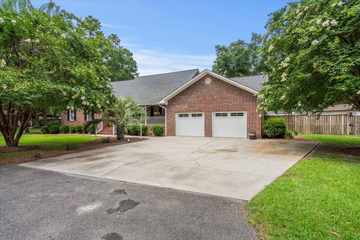 310 Silverhill Road Walterboro, SC 29488 - Photo 6 of 70 Double Car Garage