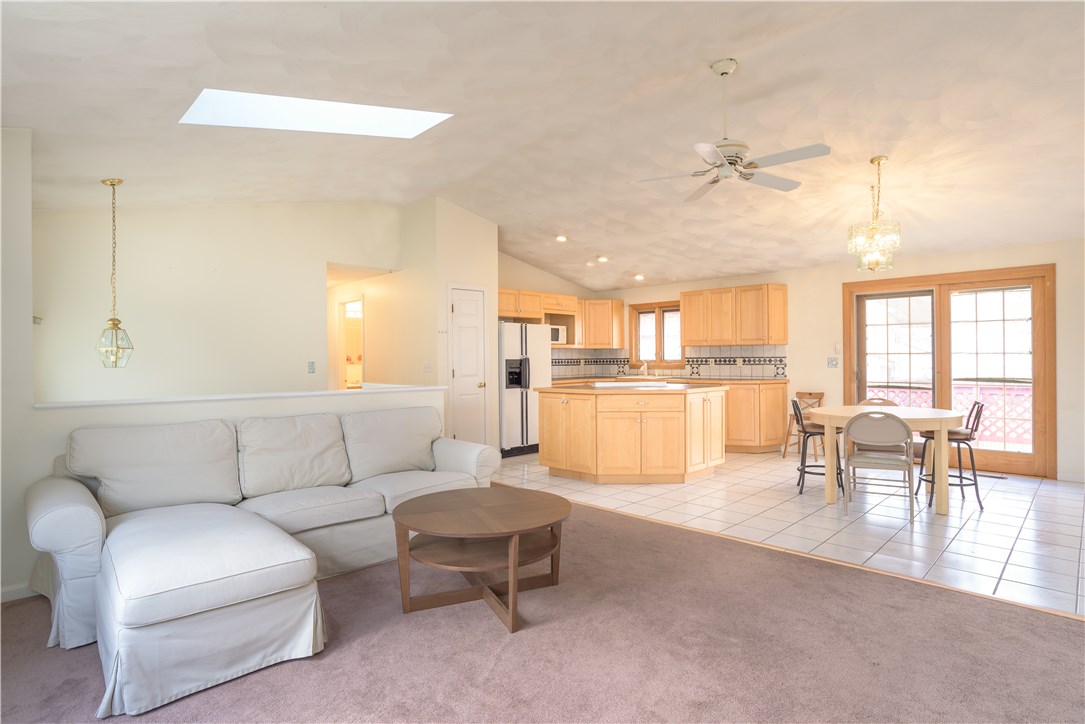 35 Remy Circle Warwick, RI 02886 - Photo 2 of 22