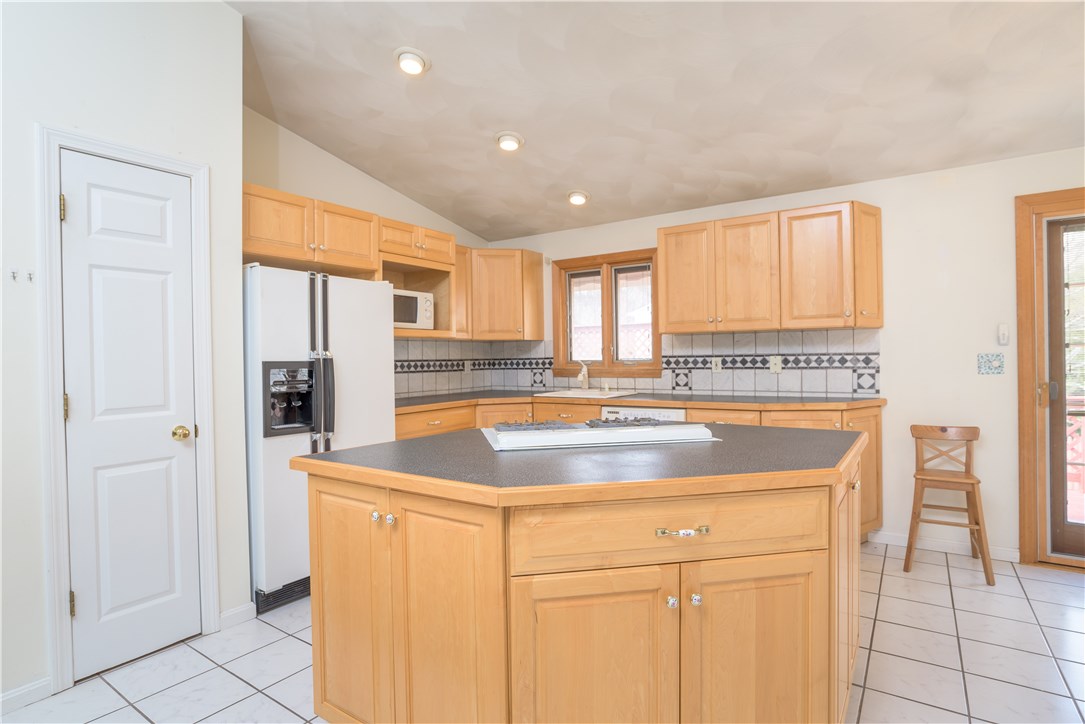 35 Remy Circle Warwick, RI 02886 - Photo 4 of 22