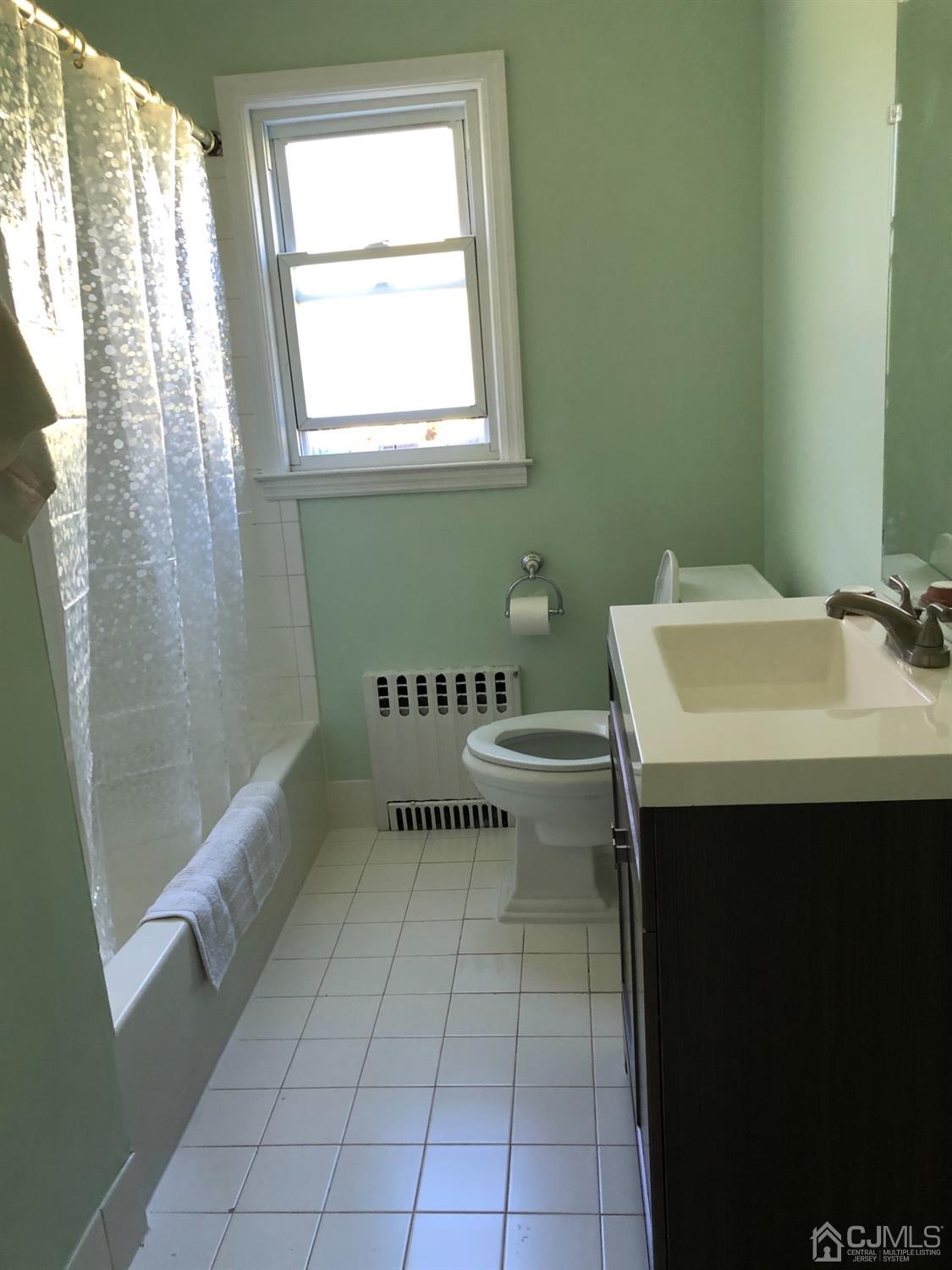 918 River Road Piscataway, NJ 08854 - Photo 14 of 23 New vanity