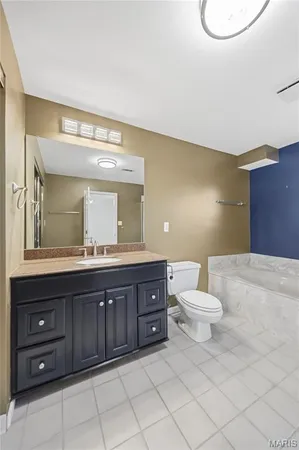 $219,900 | 4501 Eli Drive, Unit I, St. Louis, MO 63128