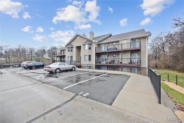 $219,900 | 4501 Eli Drive, Unit I, St. Louis, MO 63128