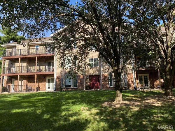 $219,900 | 4501 Eli Drive, Unit I, St. Louis, MO 63128