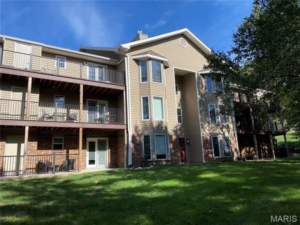 $219,900 | 4501 Eli Drive, Unit I, St. Louis, MO 63128