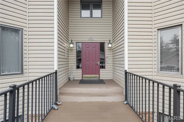 $219,900 | 4501 Eli Drive, Unit I, St. Louis, MO 63128