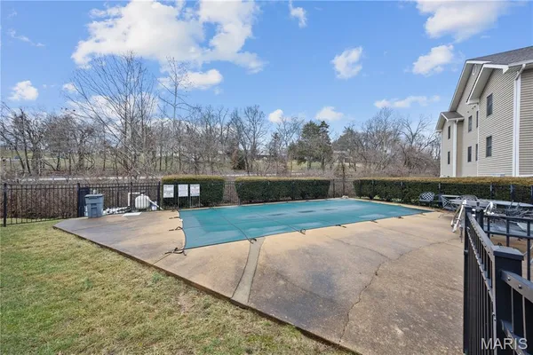 $219,900 | 4501 Eli Drive, Unit I, St. Louis, MO 63128