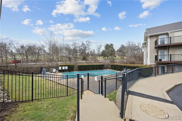 $219,900 | 4501 Eli Drive, Unit I, St. Louis, MO 63128
