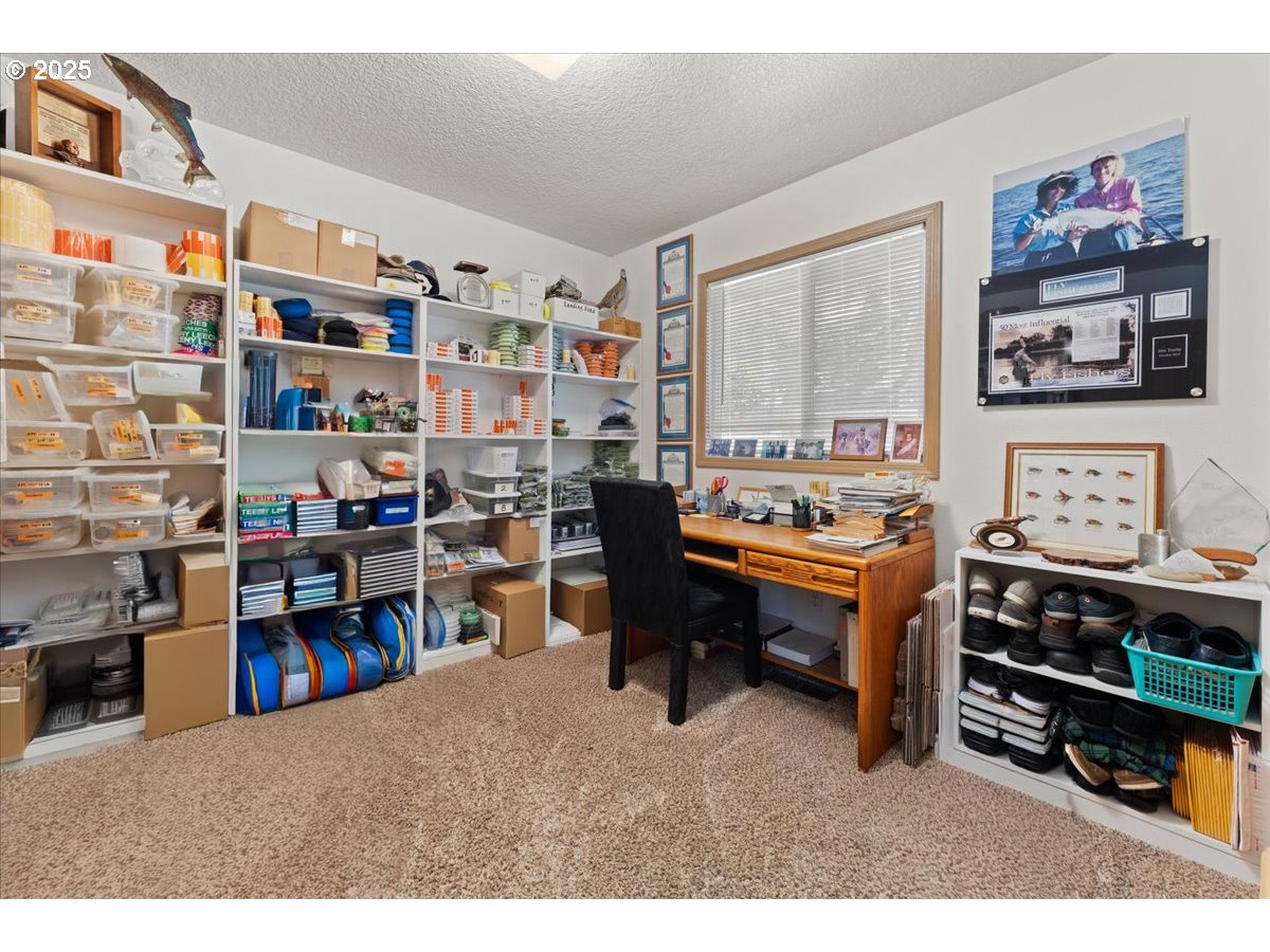 1532 Southeast Barn Owl Way Gresham, OR 97080 - Photo 16 of 33