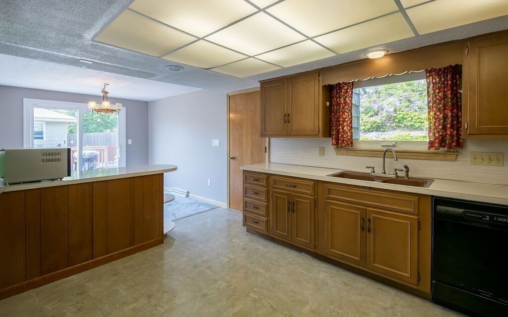 379 Cedar Brook Road Lynn, MA 01904 - Photo 11 of 24 Gallery Image 11