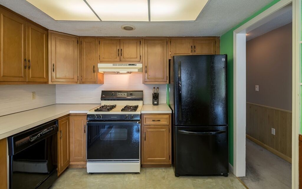 379 Cedar Brook Road Lynn, MA 01904 - Photo 13 of 24 Gallery Image 13