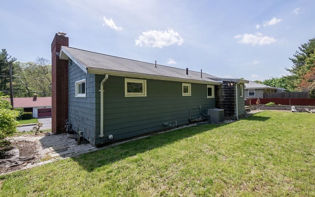 379 Cedar Brook Road Lynn, MA 01904 - Photo 5 of 24 Gallery Image 5