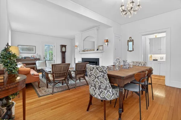 $1,325,000 | 642 Worcester Street, Wellesley, MA 02482