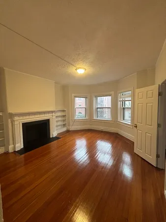 $4,000 | 6 Beals Street, Unit 2, Brookline, MA 02446