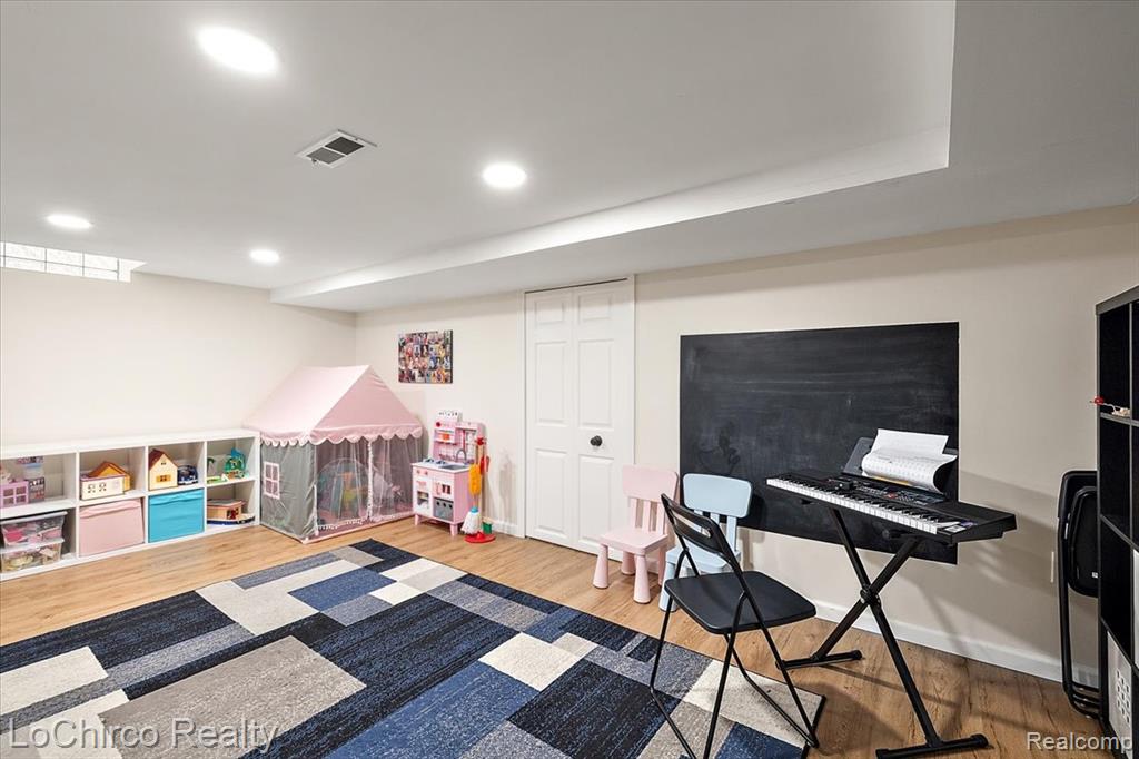 1908 Beaver Creek Drive Rochester, MI 48307 - Photo 63 of 69 Gallery Image 63