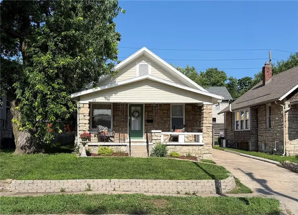 $299,000 | 4329 State Line Road, Kansas City, MO 64111