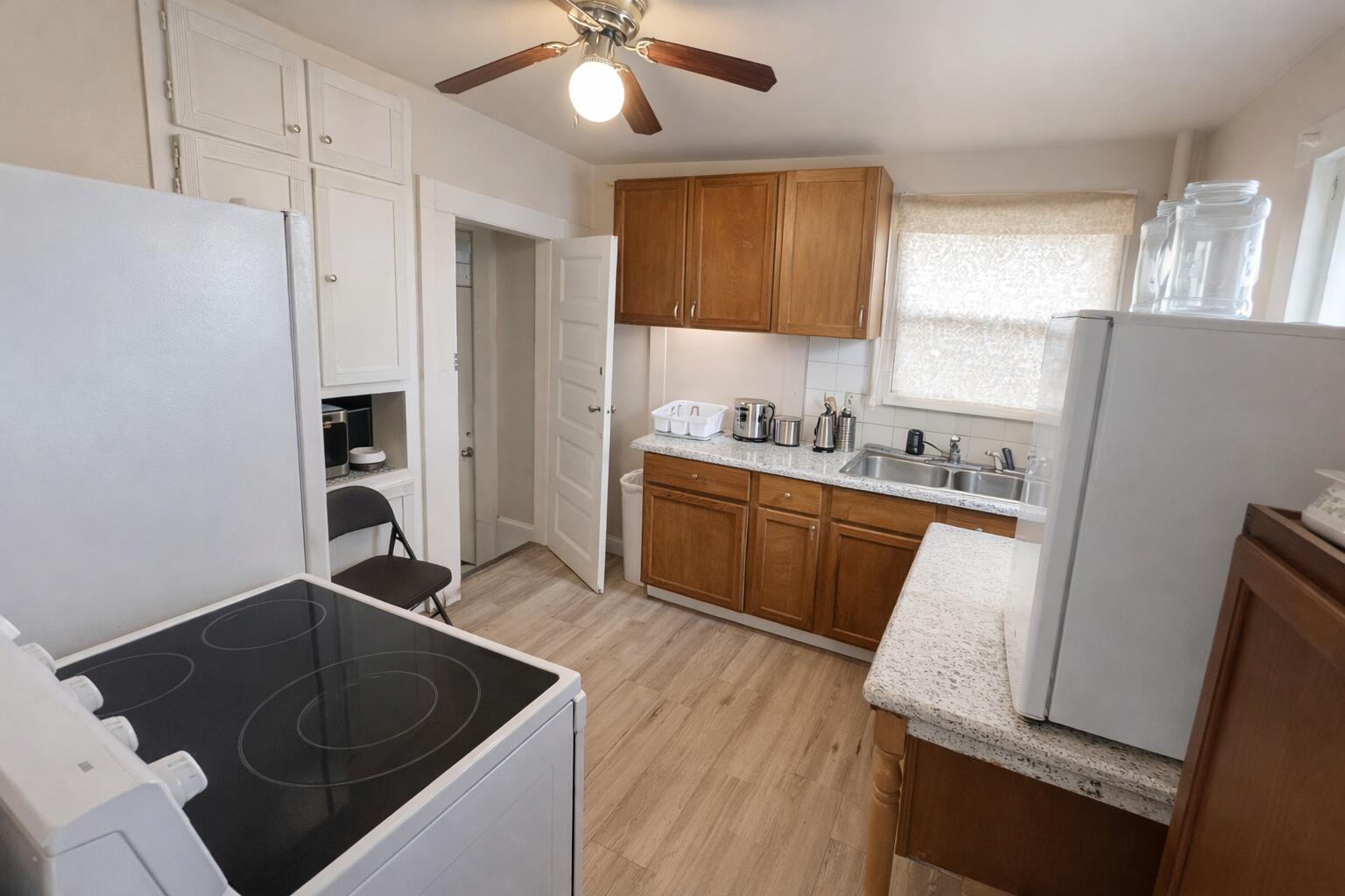 846 Dane Street Madison, WI 53713 - Photo 4 of 7 846 Kitchen Edited