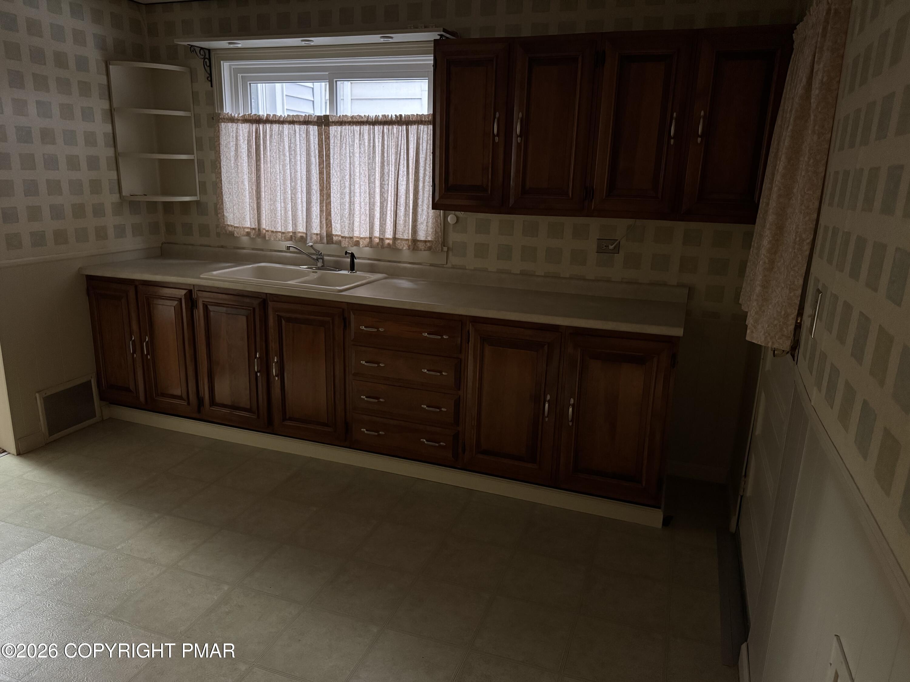 212 North Sumner Avenue Scranton, PA 18504 - Photo 14 of 21 IMG_3337