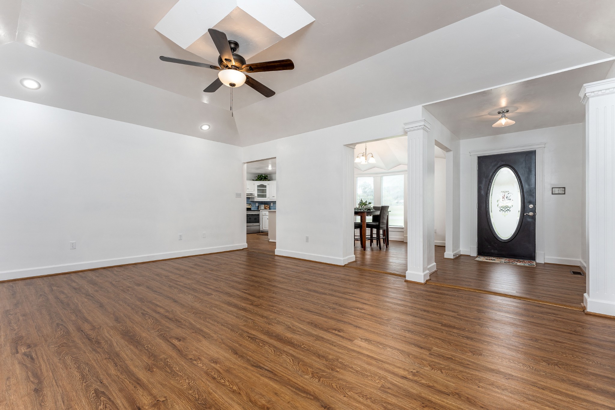 7 South Patrick Road Fayetteville, TN 37334 - Photo 11 of 32 a view of a livingroom with wooden floor