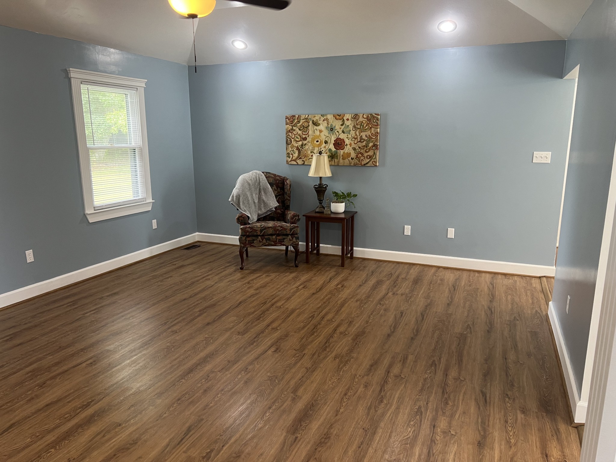 7 South Patrick Road Fayetteville, TN 37334 - Photo 28 of 32 wooden floor in a hall with a window