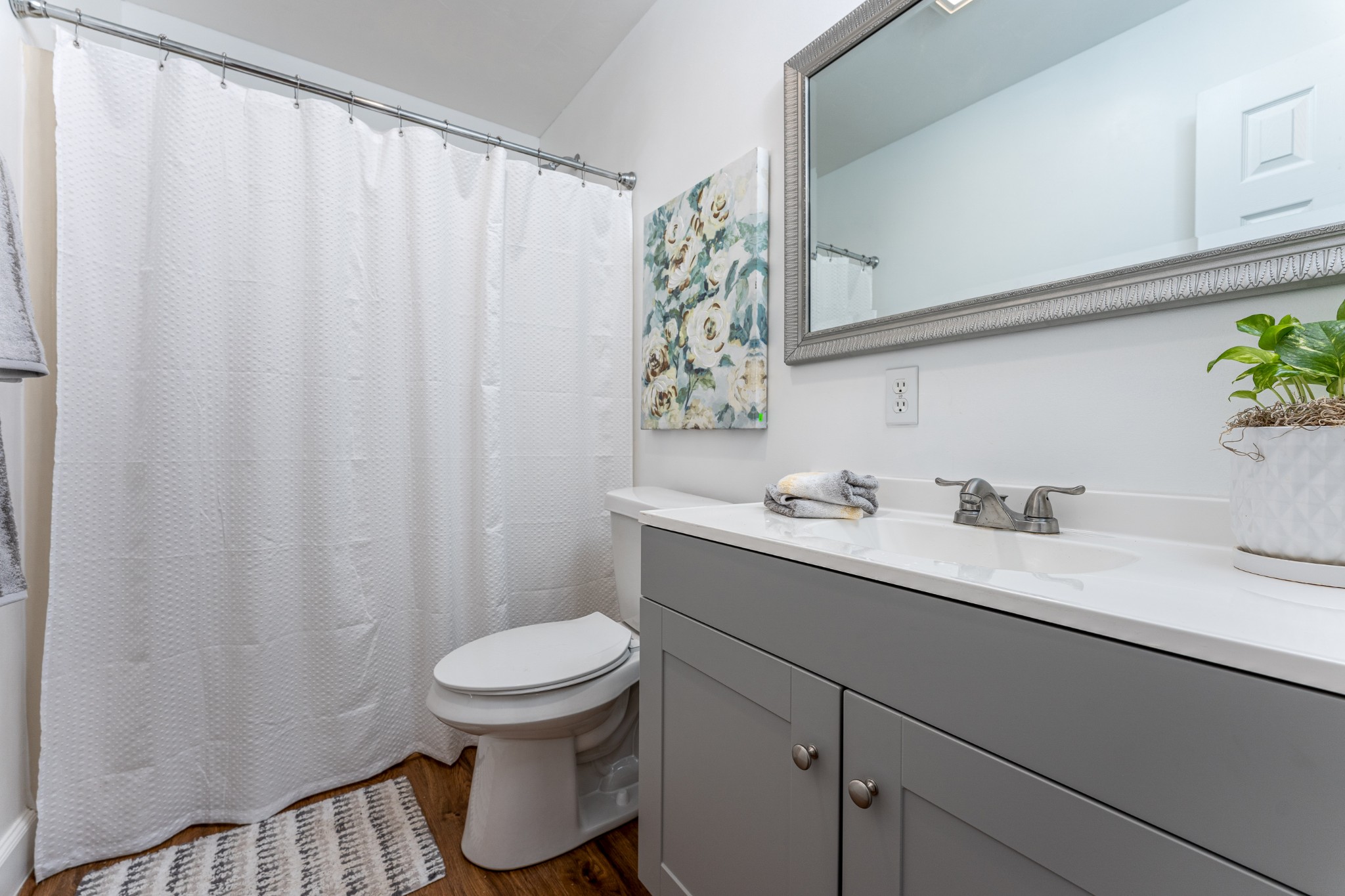 7 South Patrick Road Fayetteville, TN 37334 - Photo 6 of 32 a bathroom with a sink and a toilet
