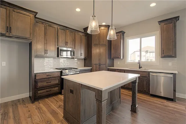 $492,950 | 1508 Southwest Arborpark Terrace, Lee's Summit, MO 64082