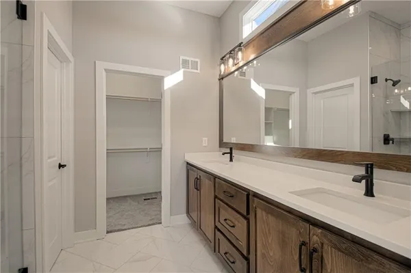 $492,950 | 1508 Southwest Arborpark Terrace, Lee's Summit, MO 64082